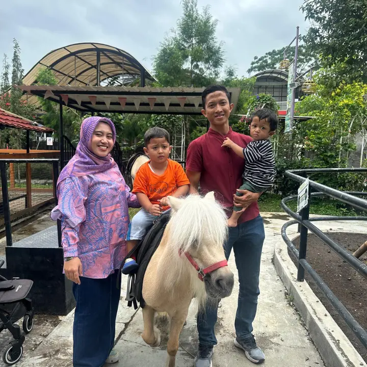 Poni Riding Suraloka Zoo Jogja